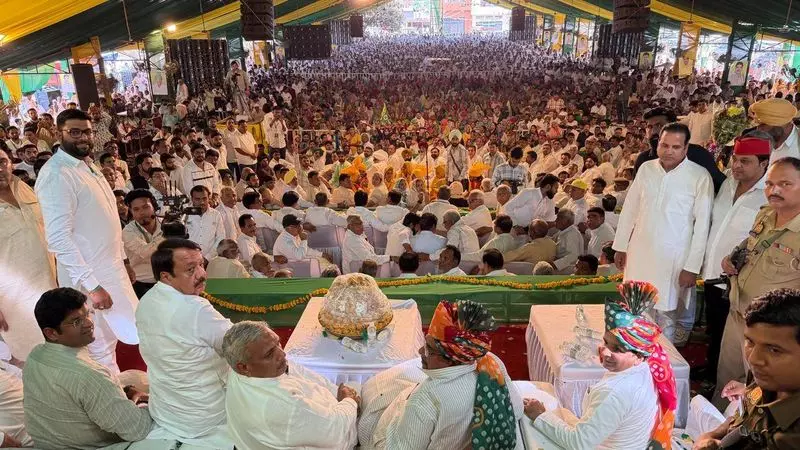 Ajay चौटाला ने राजनीतिक बदलाव का आह्वान किया, हांसी रैली में कॉर्पोरेट राज को निशाना बनाया Ajay चौटाला ने राजनीतिक बदलाव का आह्वान किया, हांसी रैली में कॉर्पोरेट राज को निशाना बनाया
