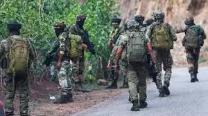 Jammu: उधमपुर के बसंतगढ़ क्षेत्र में आतंकवाद विरोधी ऑपरेशन की समीक्षा Jammu: उधमपुर के बसंतगढ़ क्षेत्र में आतंकवाद विरोधी ऑपरेशन की समीक्षा