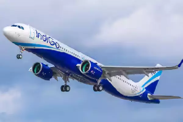 IndiGo उड़ानों पर 2,300 रुपये तक का फ्यूल सरचार्ज लगाएगी IndiGo उड़ानों पर 2,300 रुपये तक का फ्यूल सरचार्ज लगाएगी