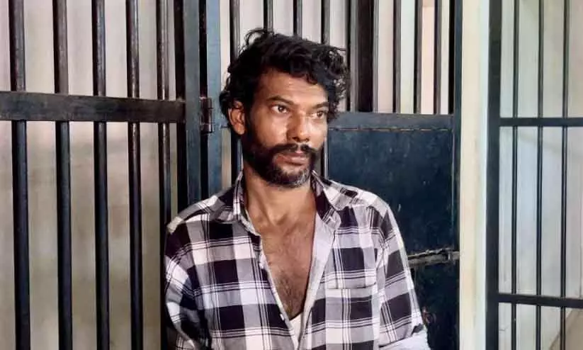 Kerala : मंदिर के खजाने में सेंध लगाकर चोरी करने के आरोप में युवक गिरफ्तार Kerala : मंदिर के खजाने में सेंध लगाकर चोरी करने के आरोप में युवक गिरफ्तार