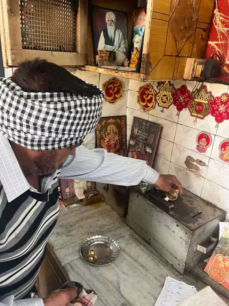 Ludhiana: सभी धर्मों के धार्मिक स्थलों पर सेवा के माध्यम से मुश्ताक का सद्भाव का संदेश Ludhiana: सभी धर्मों के धार्मिक स्थलों पर सेवा के माध्यम से मुश्ताक का सद्भाव का संदेश