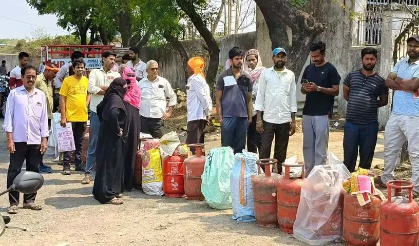 Adilabad ज़िले में गैस की समस्याएँ जारी Adilabad ज़िले में गैस की समस्याएँ जारी