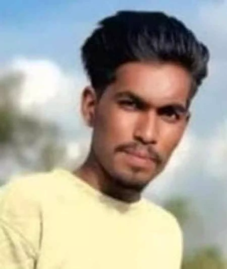 Karnataka : पत्थर फेंकने का आरोप लगने के बाद दलित युवक की मौत Karnataka : पत्थर फेंकने का आरोप लगने के बाद दलित युवक की मौत