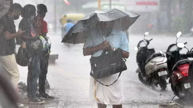 IMD ने केरल के दो जिलों के लिए गरज-तूफान का अलर्ट जारी किया IMD ने केरल के दो जिलों के लिए गरज-तूफान का अलर्ट जारी किया