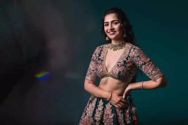 Rukmini Vasant का मज़ेदार वीडियो वायरल, बर्गर-फ्राइज़ खाते दिखाया अपना फूडी अंदाज़ Rukmini Vasant का मज़ेदार वीडियो वायरल, बर्गर-फ्राइज़ खाते दिखाया अपना फूडी अंदाज़