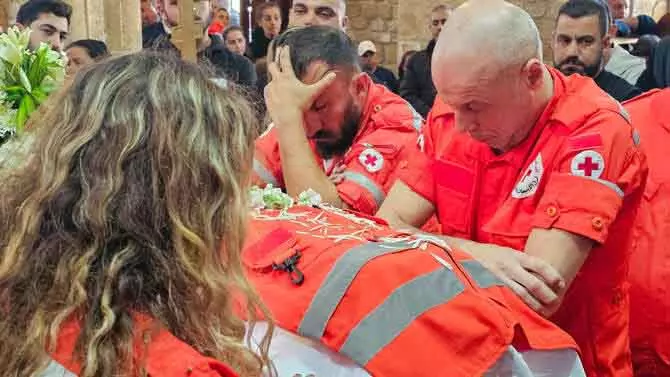 Israeli हमलों में 26 पैरामेडिक्स की मौत: लेबनान स्वास्थ्य मंत्रालय Israeli हमलों में 26 पैरामेडिक्स की मौत: लेबनान स्वास्थ्य मंत्रालय