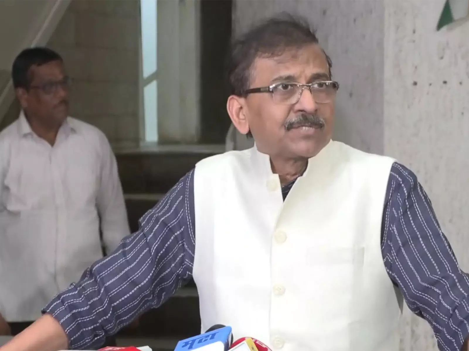 सरकार यह अफ़वाह फैला रही है कि सब कुछ ठीक चल रहा है: LPG की कमी पर संजय राउत सरकार यह अफ़वाह फैला रही है कि सब कुछ ठीक चल रहा है: LPG की कमी पर संजय राउत