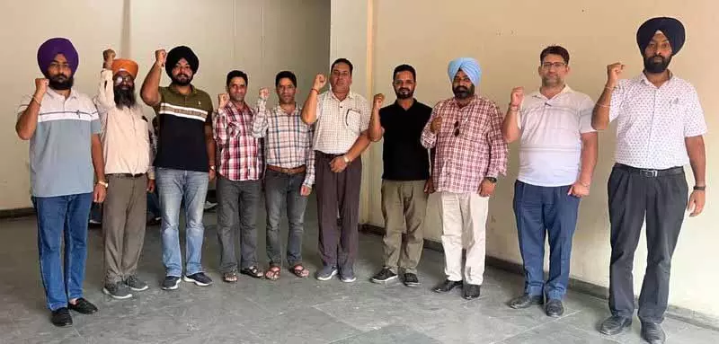 Amritsar: शिक्षक संघ ने प्रदर्शनकारियों के ख़िलाफ़ हिंसा की निंदा की Amritsar: शिक्षक संघ ने प्रदर्शनकारियों के ख़िलाफ़ हिंसा की निंदा की