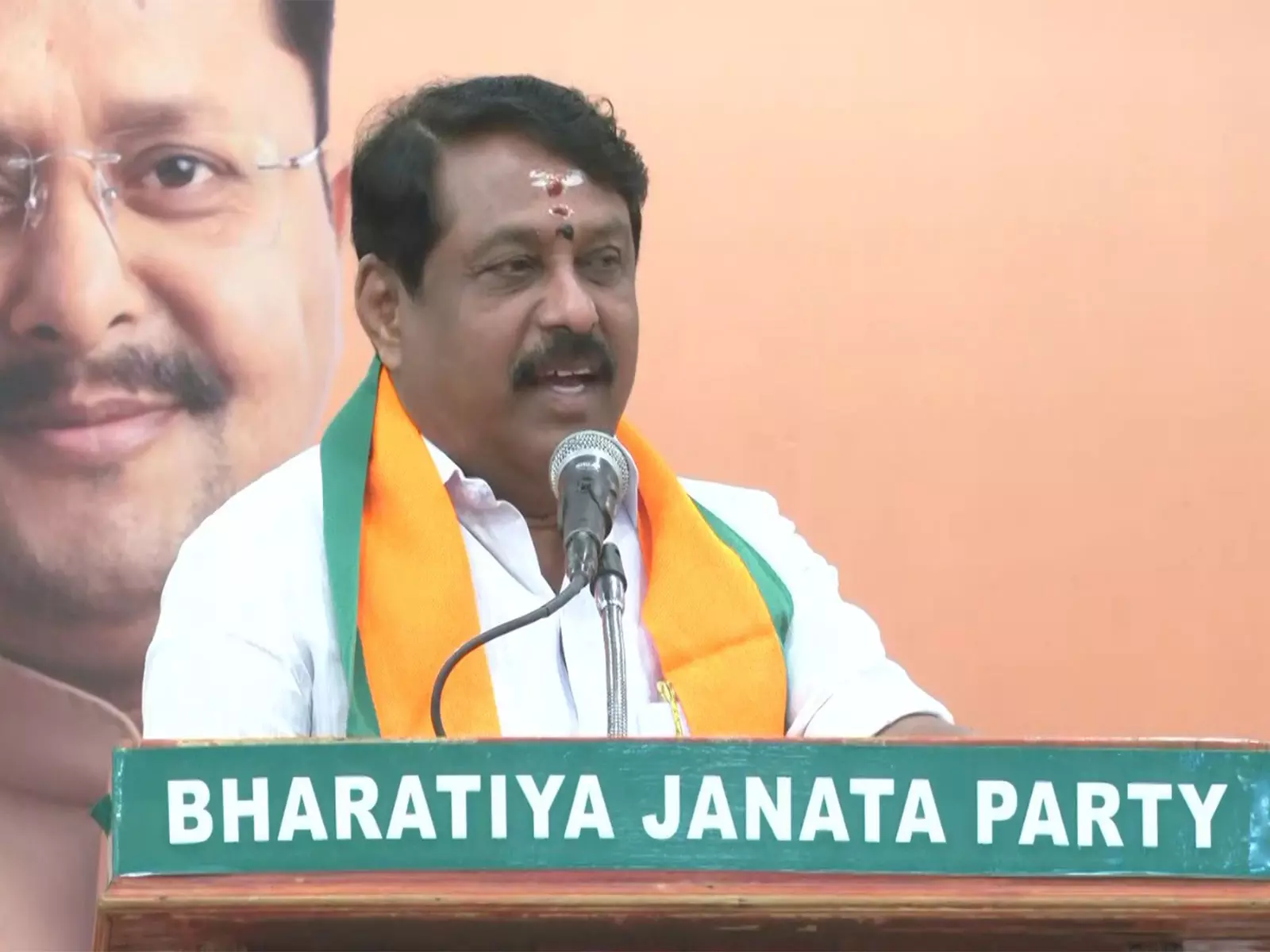 तमिलनाडु में गांजे की बढ़ती बिक्री के कारण महिलाओं के खिलाफ अपराधों में वृद्धि: TN BJP प्रमुख नैनार नागेंद्रन तमिलनाडु में गांजे की बढ़ती बिक्री के कारण महिलाओं के खिलाफ अपराधों में वृद्धि: TN BJP प्रमुख नैनार नागेंद्रन