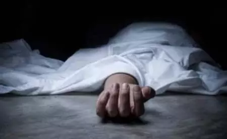 दिनदहाड़े गैंग लीडर अलुवा अतुल की हत्या, इनोवा से टक्कर मारकर खाई में धकेला दिनदहाड़े गैंग लीडर अलुवा अतुल की हत्या, इनोवा से टक्कर मारकर खाई में धकेला
