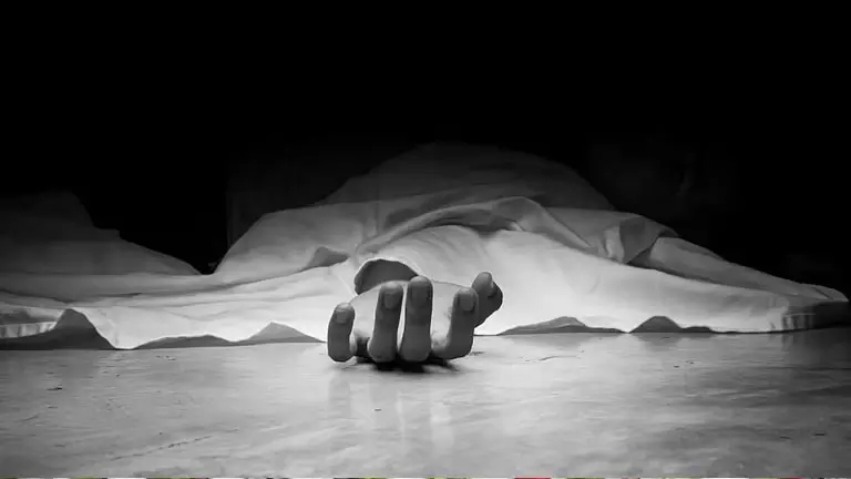 मतदाताओं को मिली धमकियों के बाद BLO की मौत से मचा हड़कंप मतदाताओं को मिली धमकियों के बाद BLO की मौत से मचा हड़कंप