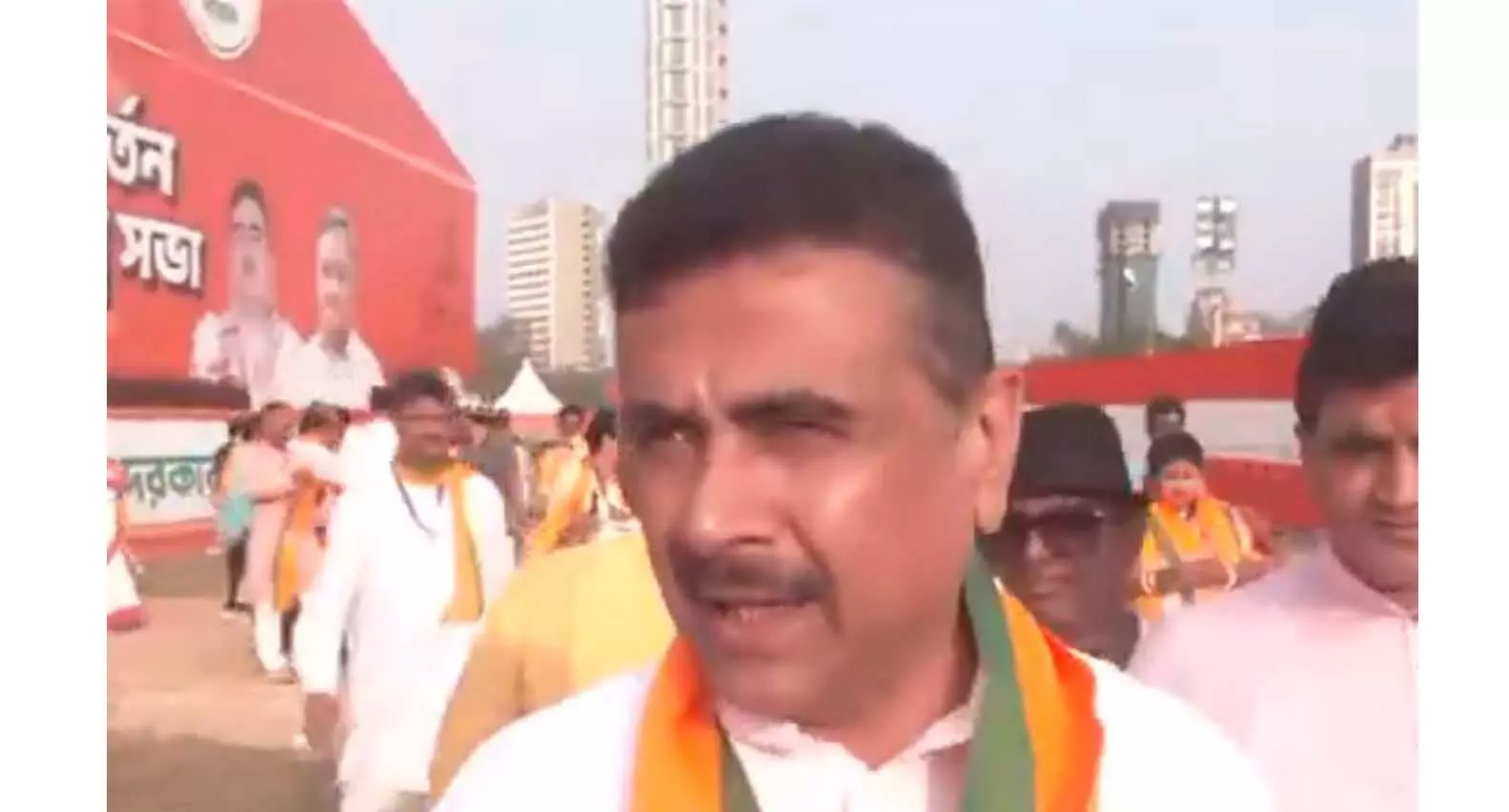 एक और ब्रिगेड रैली: सुवेंदु अधिकारी ने PM मोदी की कोलकाता रैली की तुलना 1971 की जीत के जश्न से की एक और ब्रिगेड रैली: सुवेंदु अधिकारी ने PM मोदी की कोलकाता रैली की तुलना 1971 की जीत के जश्न से की