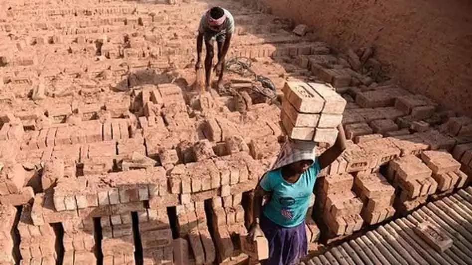 Meghalaya में अवैध ईंट भट्टियों पर रोक, स्वास्थ्य और वायु प्रदूषण को ध्यान में रखा गया Meghalaya में अवैध ईंट भट्टियों पर रोक, स्वास्थ्य और वायु प्रदूषण को ध्यान में रखा गया