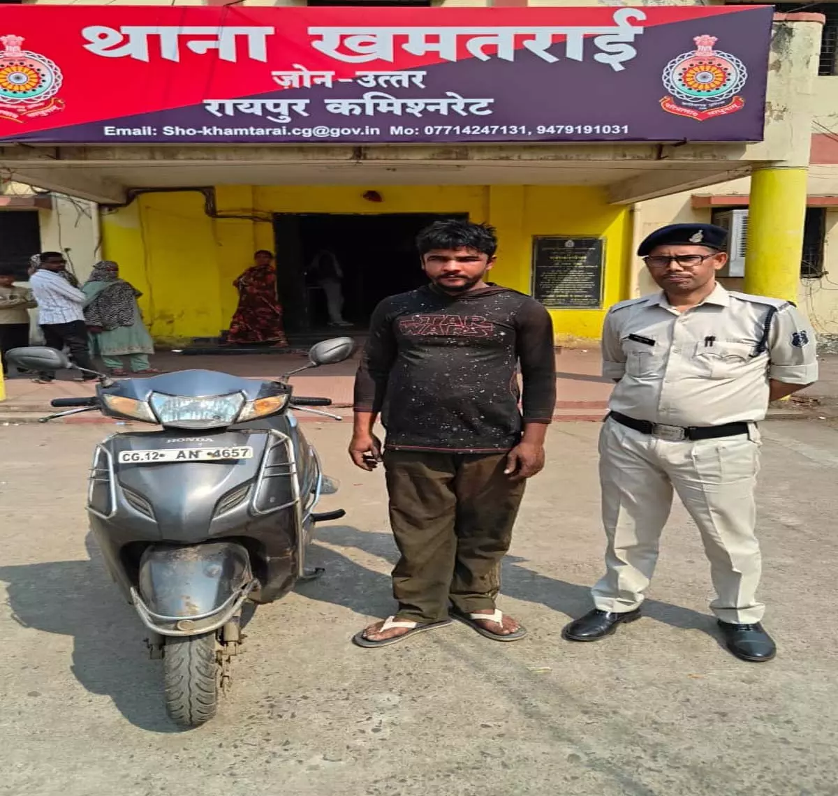 ट्रांसपोर्ट नगर में शराब दुकान से एक्टिवा चोरी, आरोपी गिरफ्तार ट्रांसपोर्ट नगर में शराब दुकान से एक्टिवा चोरी, आरोपी गिरफ्तार