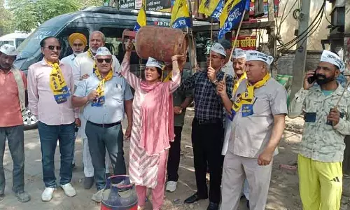 AAP के विरोध प्रदर्शनों से कमी की चर्चा तेज़; Sirsa के एक घर से LPG सिलेंडर चोरी