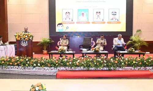 Odisha: पुलिस और UNICEF के विशेषज्ञों ने बच्चों की डिजिटल सुरक्षा पर विचार-मंथन किया Odisha: पुलिस और UNICEF के विशेषज्ञों ने बच्चों की डिजिटल सुरक्षा पर विचार-मंथन किया
