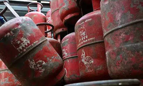 चोरों की नजर अब गैस सिलेंडर पर, गोदाम से 76 नग उड़ाए