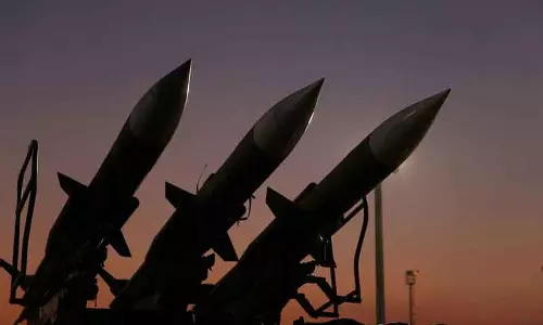 IRGC ने अमेरिका के अल-खर्ज एयरबेस पर हमला किया, औद्योगिक स्थलों पर हमलों की चेतावनी दी IRGC ने अमेरिका के अल-खर्ज एयरबेस पर हमला किया, औद्योगिक स्थलों पर हमलों की चेतावनी दी
