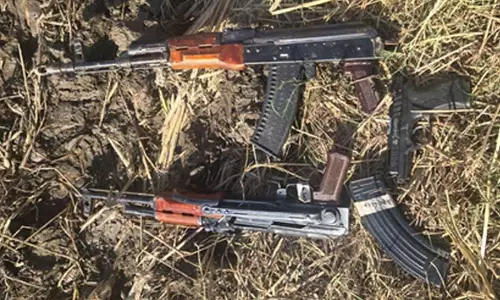 Chandigarh: AK-47 सहित दो तस्कर अमृतसर से काबू Chandigarh: AK-47 सहित दो तस्कर अमृतसर से काबू