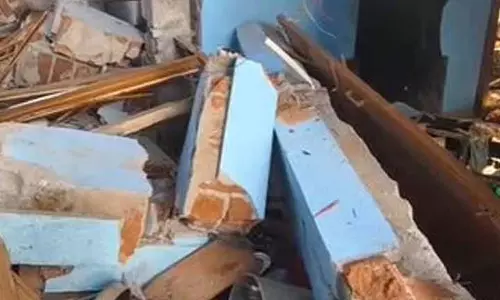 Chennai: सिलेंडर फटने और घर गिरने से दो बच्चों की मौत Chennai: सिलेंडर फटने और घर गिरने से दो बच्चों की मौत