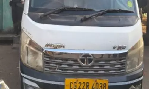 सरकारी राशन की हेराफेरी पकड़ी गई, वाहन जब्त