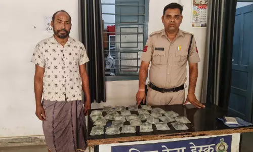 ऑपरेशन आघात के तहत अवैध शराब पर कार्रवाई, 4 गिरफ्तार ऑपरेशन आघात के तहत अवैध शराब पर कार्रवाई, 4 गिरफ्तार