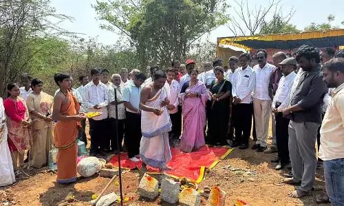 Karnataka : विधायक एम. रूपकला ने इलेक्ट्रिक श्मशान घाट के काम का शुभारंभ किया Karnataka : विधायक एम. रूपकला ने इलेक्ट्रिक श्मशान घाट के काम का शुभारंभ किया