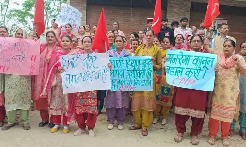 मंडी में केंद्र की ‘जनविरोधी नीतियों’ के खिलाफ CPM का प्रदर्शन