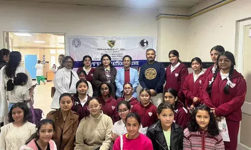 Himachal: 111 छात्रों को सर्वाइकल कैंसर का टीका लगाया गया Himachal: 111 छात्रों को सर्वाइकल कैंसर का टीका लगाया गया