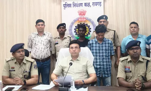 14 लाख के 16 आईफोन जब्त, मोबाइल शॉप में हुई चोरी का खुलासा 14 लाख के 16 आईफोन जब्त, मोबाइल शॉप में हुई चोरी का खुलासा