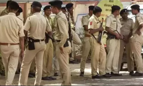 Baripada पुलिस पर हमले के बाद 34 लोगों को अदालत में पेश किया गया Baripada पुलिस पर हमले के बाद 34 लोगों को अदालत में पेश किया गया