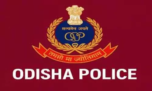 Odisha पुलिस ने बेटियों की हत्या आरोपी महिला का शव बरामद किया Odisha पुलिस ने बेटियों की हत्या आरोपी महिला का शव बरामद किया