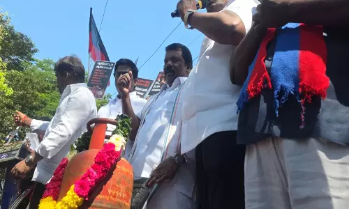 चेन्नई में LPG की कमी को लेकर DMK, कांग्रेस और VCK ने विरोध प्रदर्शन किया