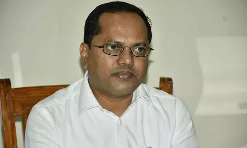 गैस सिलेंडर की उपलब्धता में उतार-चढ़ाव, चिंता की कोई ज़रूरत नहीं: बेल्लारी DC नागेंद्र प्रसाद