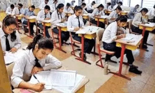 UAE, सऊदी अरब और 5 अन्य खाड़ी देशों में CBSE ने 12वीं की बोर्ड परीक्षाएं रद्द कीं UAE, सऊदी अरब और 5 अन्य खाड़ी देशों में CBSE ने 12वीं की बोर्ड परीक्षाएं रद्द कीं
