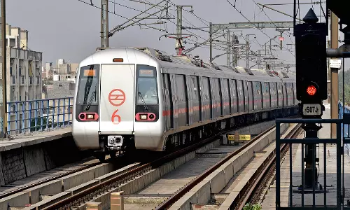 Delhi Metro ने 2025 में रिकॉर्ड 235.8 करोड़ यात्री यात्राओं का संचालन किया Delhi Metro ने 2025 में रिकॉर्ड 235.8 करोड़ यात्री यात्राओं का संचालन किया