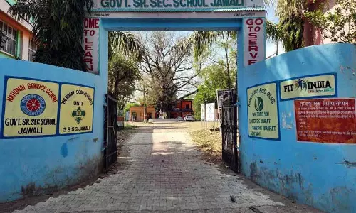 Himachal: जवाली स्कूल में परीक्षा के दौरान सामूहिक नकल के बाद केंद्र बदला गया Himachal: जवाली स्कूल में परीक्षा के दौरान सामूहिक नकल के बाद केंद्र बदला गया