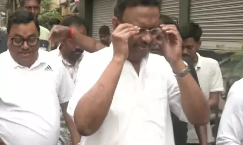 कोलकाता के मेयर फिरहाद हकीम ने बंगाली समुदाय के लिए BJP को खतरा बताया कोलकाता के मेयर फिरहाद हकीम ने बंगाली समुदाय के लिए BJP को खतरा बताया