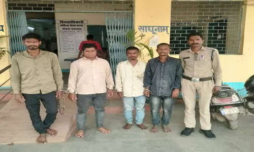 अपराध रोकथाम के लिए रायपुर ग्रामीण पुलिस का विशेष अभियान, कई बदमाश गिरफ्तार अपराध रोकथाम के लिए रायपुर ग्रामीण पुलिस का विशेष अभियान, कई बदमाश गिरफ्तार