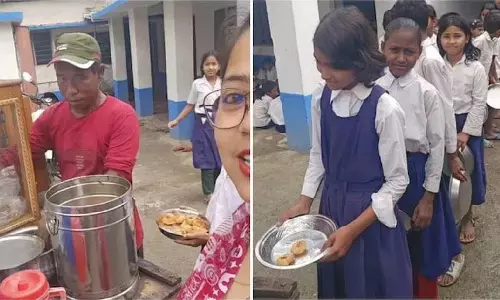 LPG संकट के बीच पश्चिम बंगाल का सरकारी स्कूल मिड-डे मील के लिए गोलगप्पों का सहारा ले रहा LPG संकट के बीच पश्चिम बंगाल का सरकारी स्कूल मिड-डे मील के लिए गोलगप्पों का सहारा ले रहा