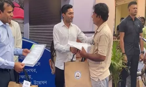 TMC सांसद अभिषेक बनर्जी ने बाबा बोरो कचारी मंदिर के पास नवीनीकृत स्टॉल सौंपे