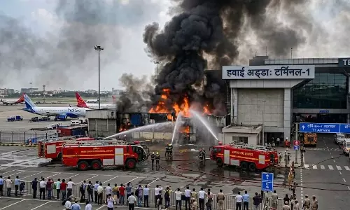एयरपोर्ट: टर्मिनल-1 के पास लगी आग