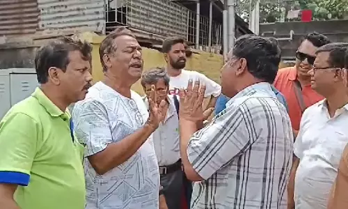 यह किसकी दीवार है? उत्तरपारा में BJP-CPM बड़ी मुश्किल में यह किसकी दीवार है? उत्तरपारा में BJP-CPM बड़ी मुश्किल में