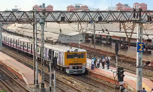 लंबे समय से चली आ रही मांग के जवाब में Sheoraphuli-Tarakeshwar के बीच नई ट्रेन। लंबे समय से चली आ रही मांग के जवाब में Sheoraphuli-Tarakeshwar के बीच नई ट्रेन।