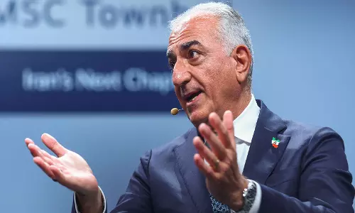 Reza Pahlavi ने इस्लामिक गणराज्य के बाद के दौर के लिए आर्थिक रोडमैप पेश किया