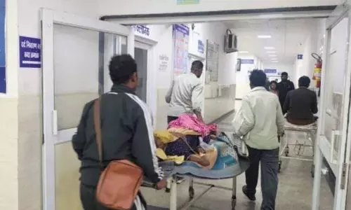 Gwalior: अस्पताल की लिफ्ट बंद, बढ़ी मरीजों की दिक्कत Gwalior: अस्पताल की लिफ्ट बंद, बढ़ी मरीजों की दिक्कत