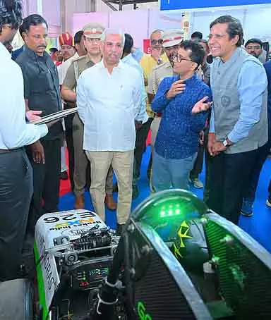 विकसित भारत के निर्माण में विद्यार्थियों का योगदान महत्वपूर्ण है: Governor विकसित भारत के निर्माण में विद्यार्थियों का योगदान महत्वपूर्ण है: Governor