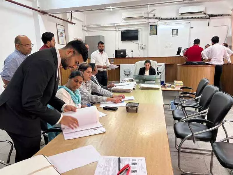 राष्ट्रीय लोक अदालत के दौरान 5.73 लाख मामलों का निपटारा, 172.63 करोड़ रुपये वितरित राष्ट्रीय लोक अदालत के दौरान 5.73 लाख मामलों का निपटारा, 172.63 करोड़ रुपये वितरित