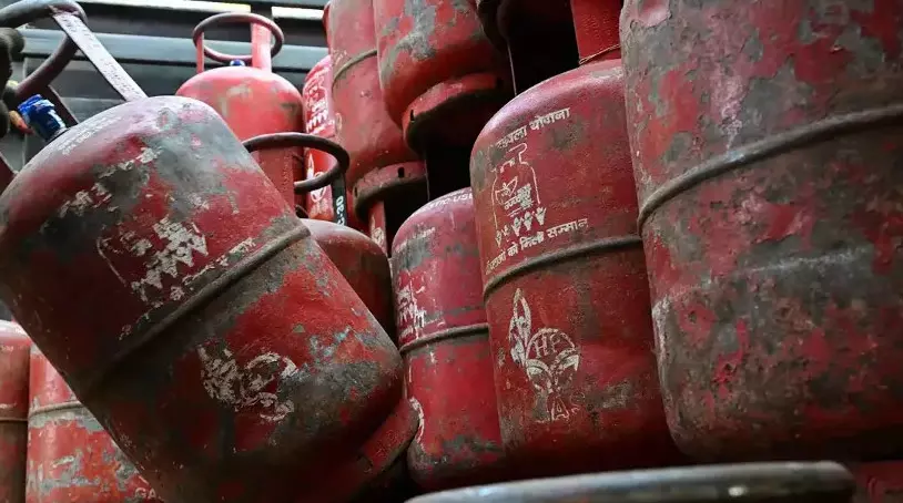 चोरों की नजर अब गैस सिलेंडर पर, गोदाम से 76 नग उड़ाए चोरों की नजर अब गैस सिलेंडर पर, गोदाम से 76 नग उड़ाए