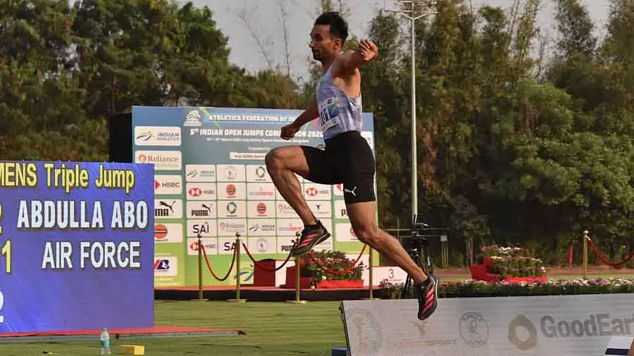Pole वॉल्टर्स देव और कुलदीप ने सीज़न के पहले मुकाबले में ज़ोरदार शुरुआत की Pole वॉल्टर्स देव और कुलदीप ने सीज़न के पहले मुकाबले में ज़ोरदार शुरुआत की